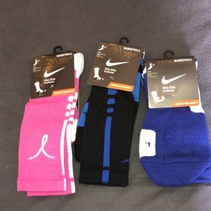 3 pairs of nike elite cushioned socks